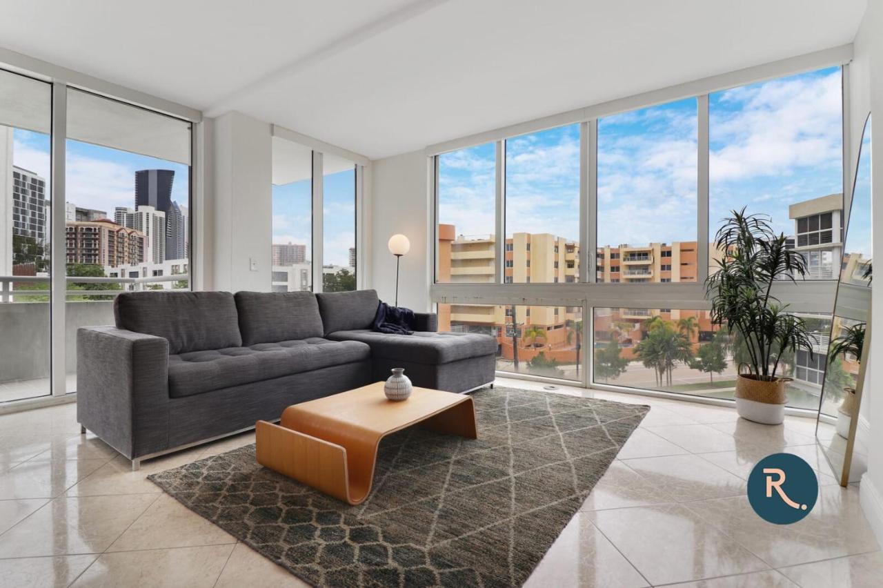 Roami At Sunny Isles Apartment Miami Beach Exterior photo