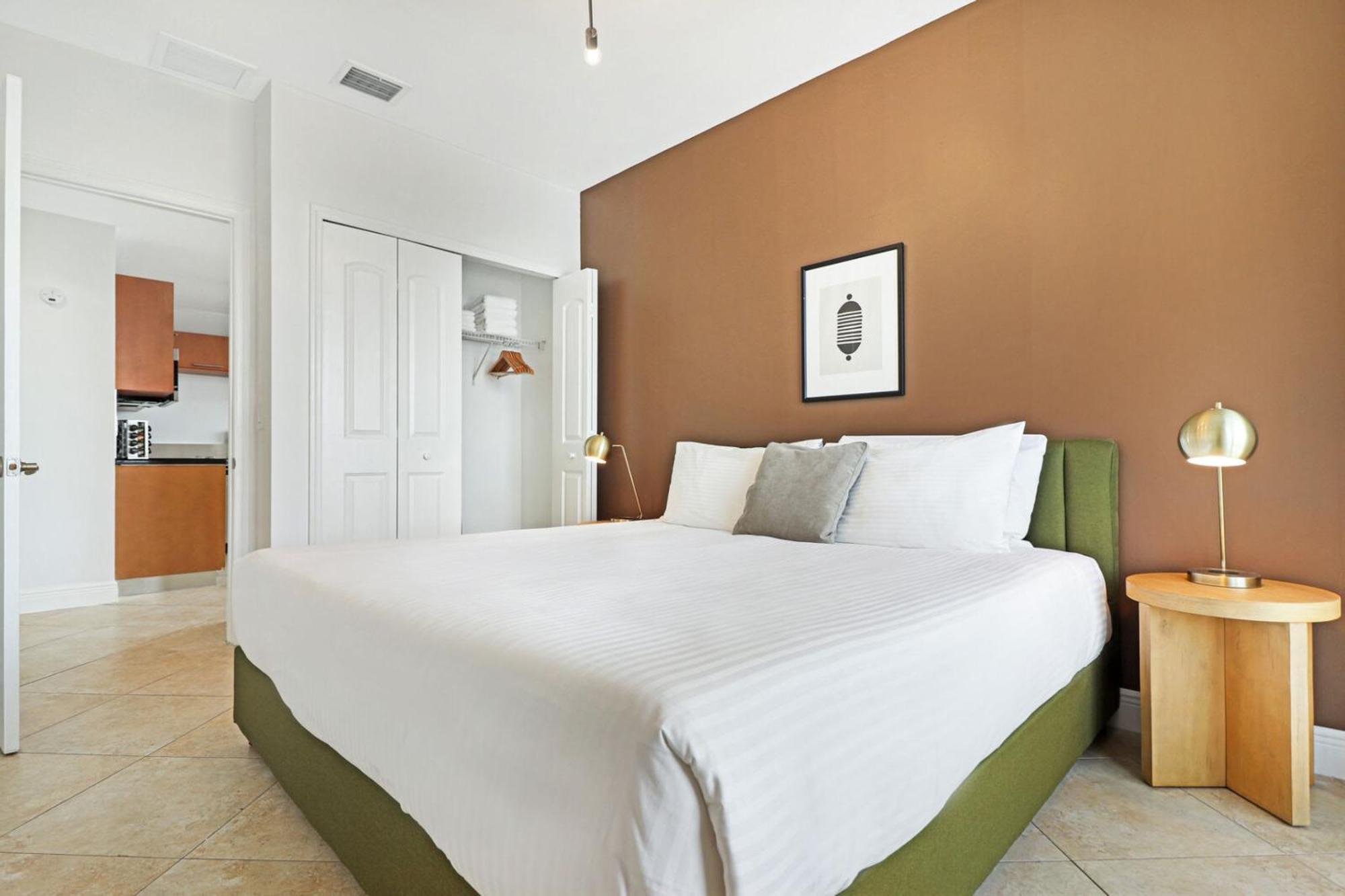Roami At Sunny Isles Apartment Miami Beach Room photo