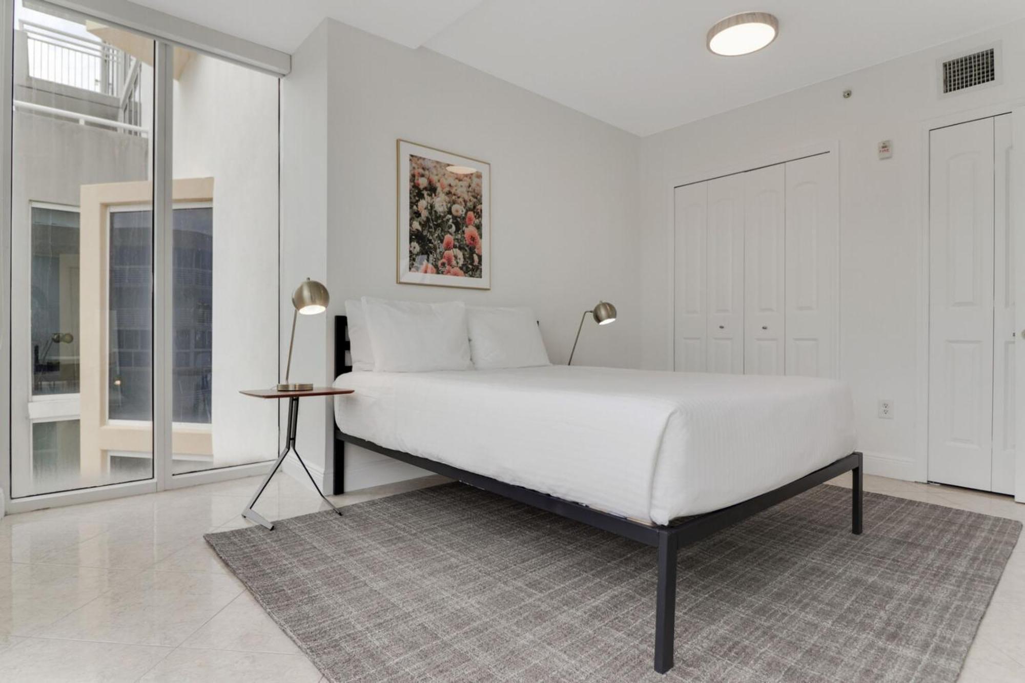 Roami At Sunny Isles Apartment Miami Beach Room photo